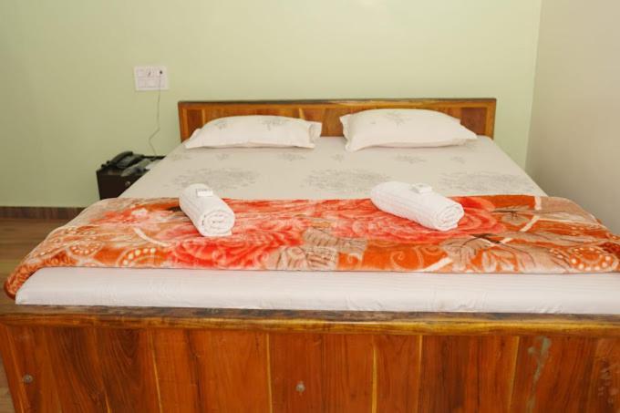 White Elephant Restaurant & Cottages Gokarna Gokarna  Exterior photo