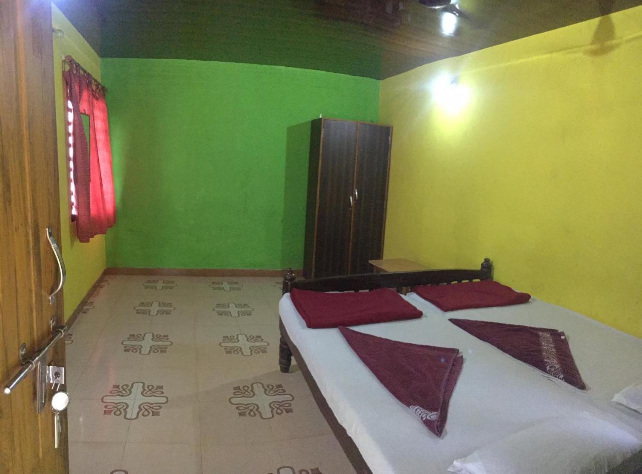 White Elephant Restaurant & Cottages Gokarna Gokarna  Exterior photo
