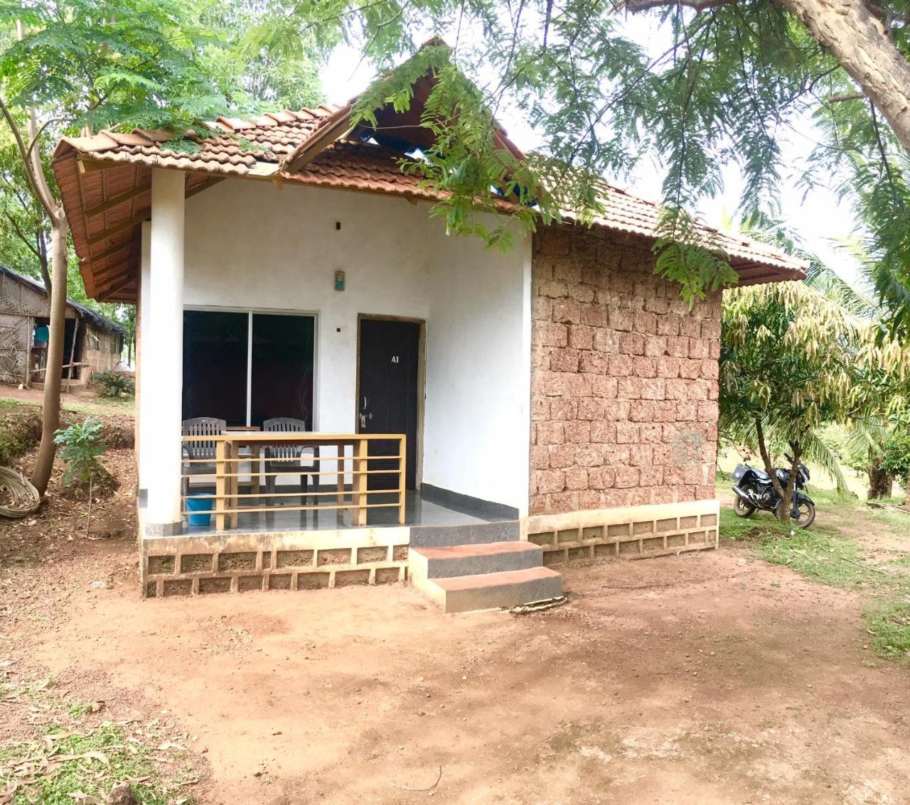 White Elephant Restaurant & Cottages Gokarna Gokarna  Exterior photo